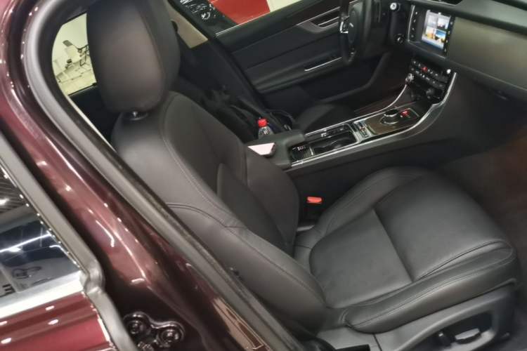 Used Jaguar XFL 2018 XFL 2.0T 200PS Elite Edition Right Front Seat