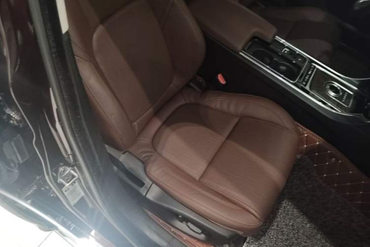 Used Jaguar XFL 2018 XFL 2.0T 250 PS Luxury Edition Right Front Seat