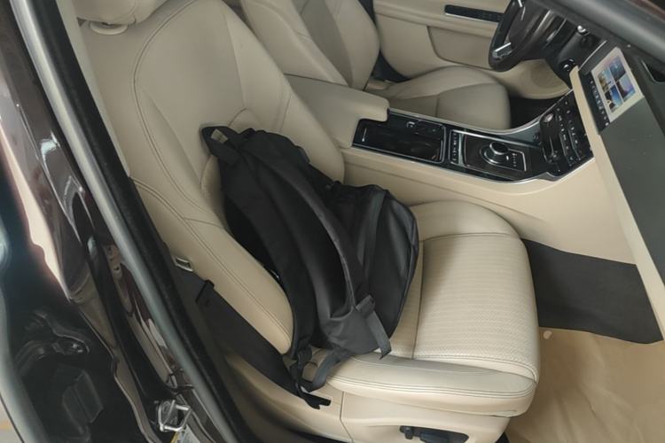 Used Jaguar XFL 2018 XFL 2.0T 250 PS Luxury Edition Right Front Seat