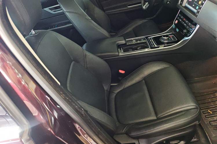 Used Jaguar XFL 2018 XFL 2.0T 200PS Luxury Edition Right Front Seat