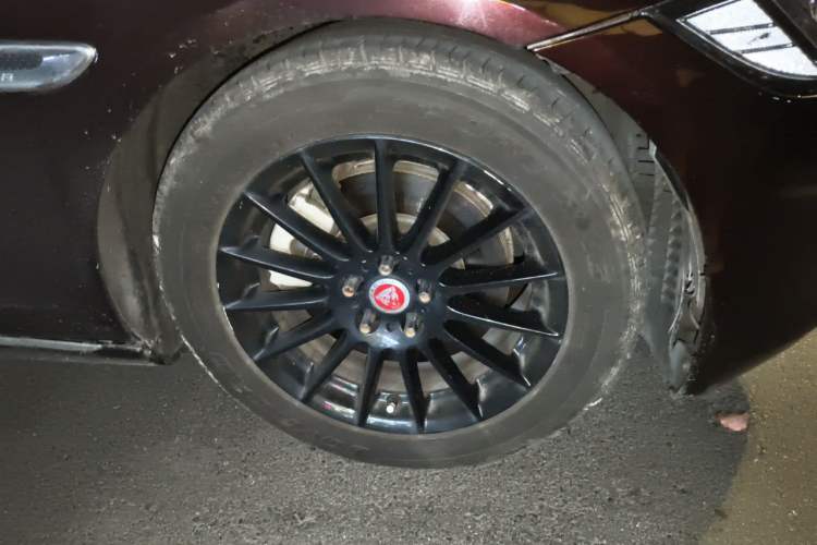 Used Jaguar XFL 2018 XFL 2.0T 200PS Luxury Edition Right Front Wheel Hub