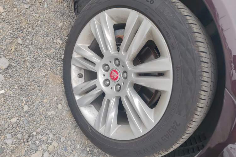 Used Jaguar XFL 2018 XFL 2.0T 250 PS Luxury Edition Right Front Wheel Hub