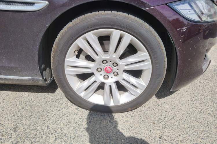Used Jaguar XFL 2018 XFL 2.0T 250 PS Luxury Edition Right Front Wheel Hub