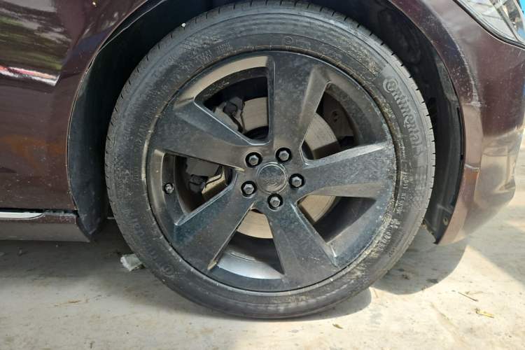 Used Jaguar XFL 2018 XFL 2.0T 200PS Elite Edition Right Front Wheel Hub