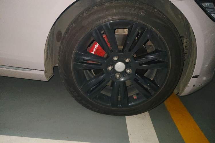 Used Jaguar XFL 2018 XFL 2.0T 250 PS Luxury Edition Right Front Wheel Hub