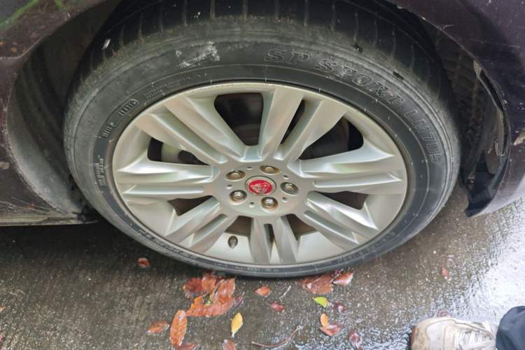 Used Jaguar XFL 2018 XFL 2.0T 250 PS Luxury Edition Right Front Wheel Hub