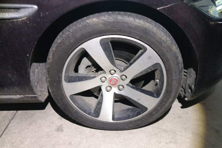 Used Jaguar XFL 2018 XFL 2.0T 200PS Elite Edition Right Front Wheel Hub