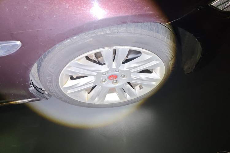 Used Jaguar XFL 2018 XFL 3.0 SC 340 PS Luxury Edition Right Front Wheel Hub