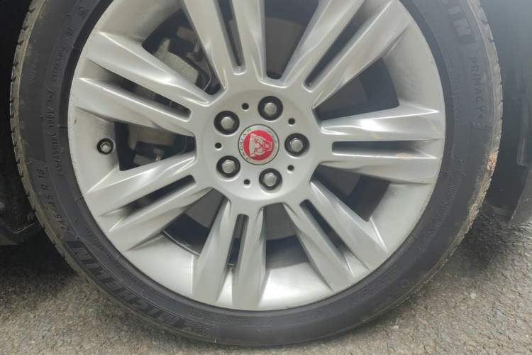 Used Jaguar XFL 2018 XFL 3.0 SC 340 PS Luxury Edition Right Front Wheel Hub