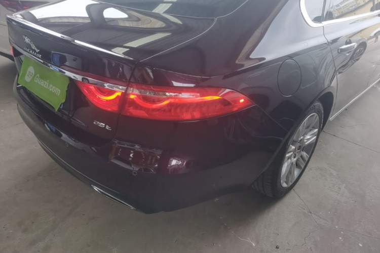 Used Jaguar XFL 2018 XFL 2.0T 250 PS Luxury Edition Right Rear Taillight