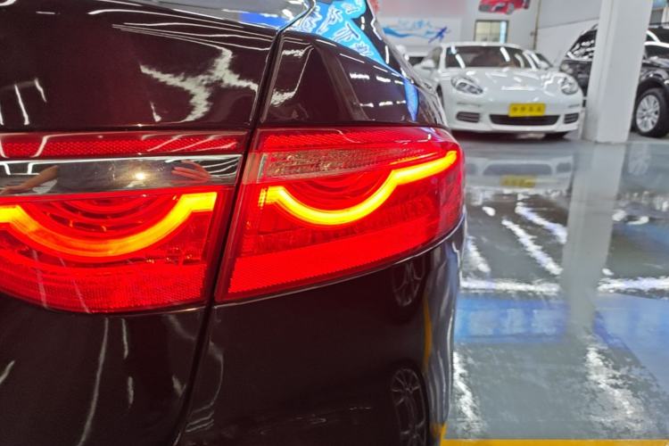 Used Jaguar XFL 2018 XFL 2.0T 250 PS Luxury Edition Right Rear Taillight