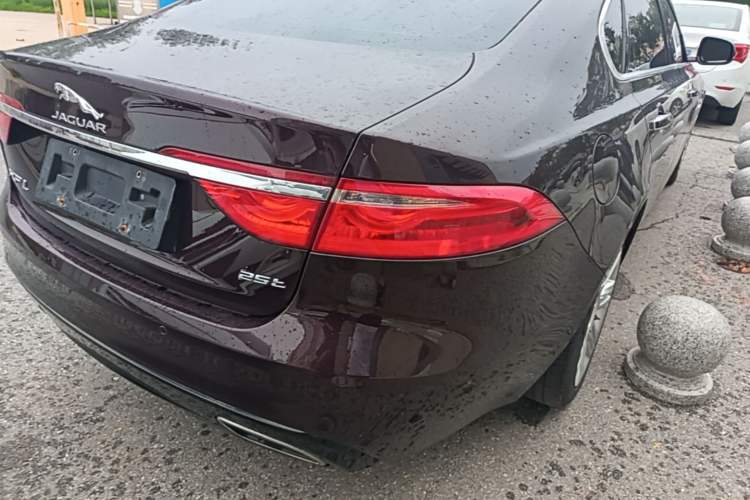 Used Jaguar XFL 2018 XFL 2.0T 250 PS Luxury Edition Right Rear Taillight