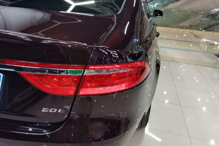 Used Jaguar XFL 2018 XFL 2.0T 200PS Elite Edition Right Rear Taillight