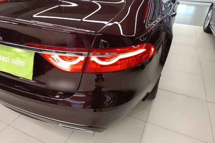 Used Jaguar XFL 2018 XFL 2.0T 250 PS Luxury Edition Right Rear Taillight