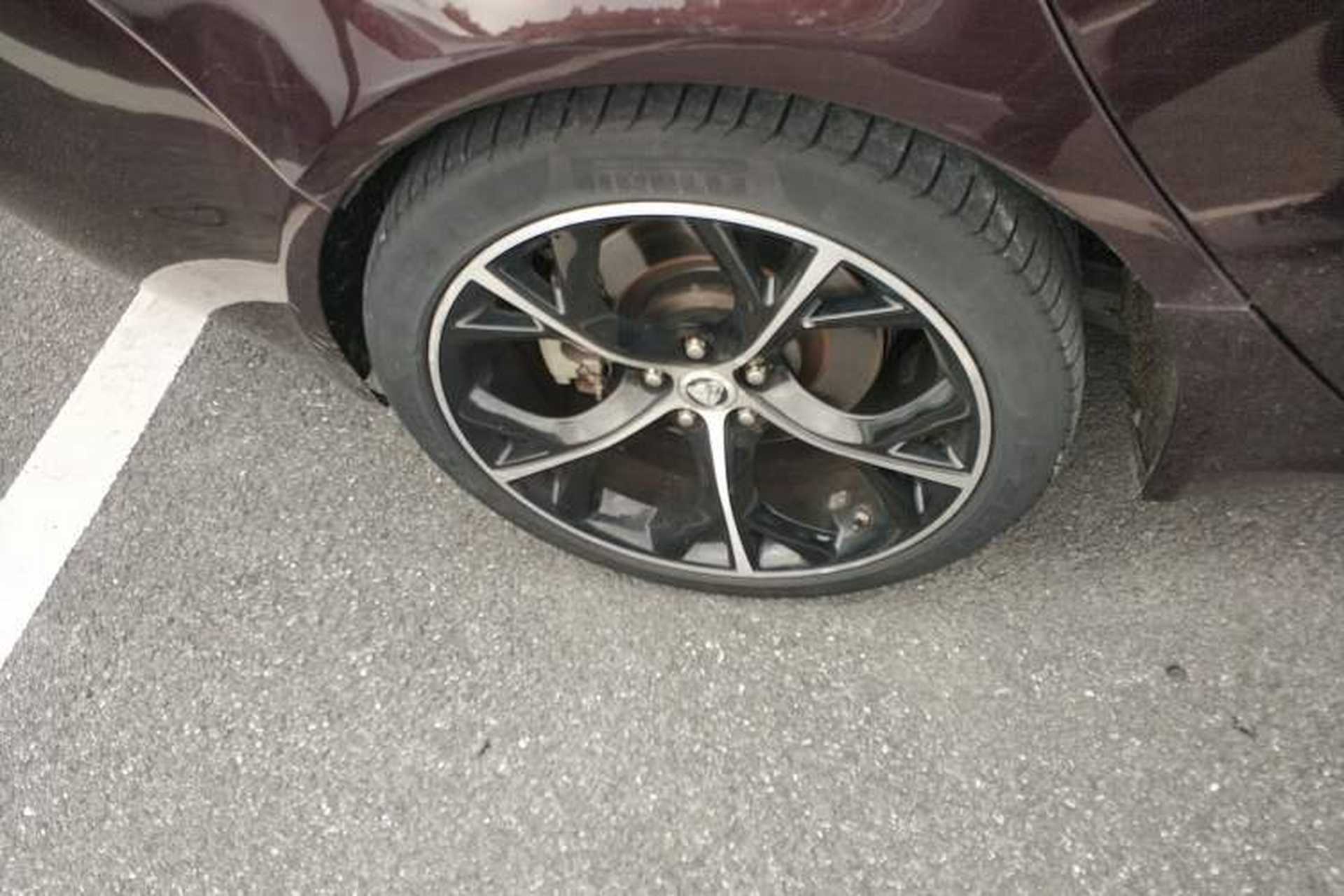 Used Jaguar XFL 2018 XFL 3.0 SC 340 PS Luxury Edition Right Rear Wheel Hub