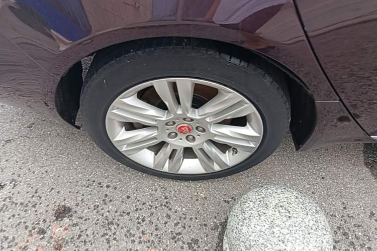 Used Jaguar XFL 2018 XFL 2.0T 250 PS Luxury Edition Right Rear Wheel Hub
