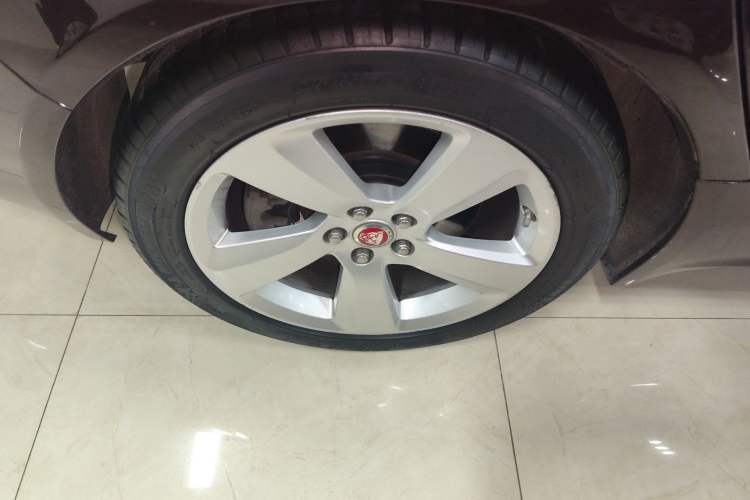 Used Jaguar XFL 2018 XFL 2.0T 200PS Elite Edition Right Rear Wheel Hub