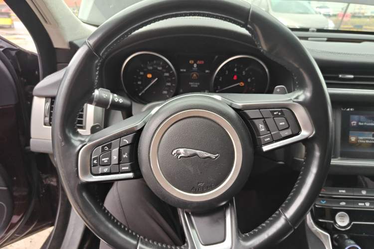 Used Jaguar XFL 2018 XFL 2.0T 200PS Elite Edition Steering Wheel
