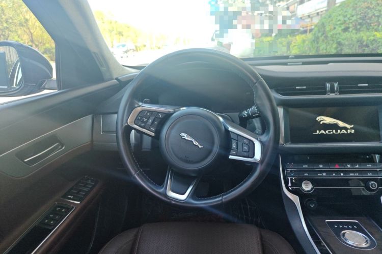 Used Jaguar XFL 2018 XFL 2.0T 250 PS Luxury Edition Steering Wheel