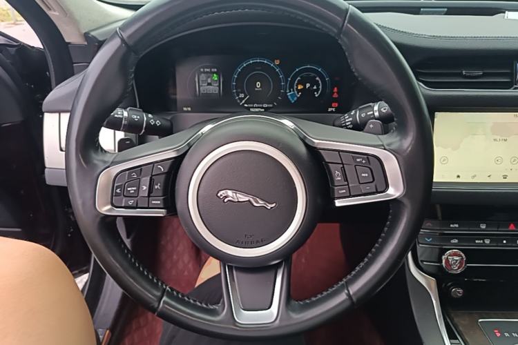 Used Jaguar XFL 2018 XFL 2.0T 250 PS Luxury Edition Steering Wheel