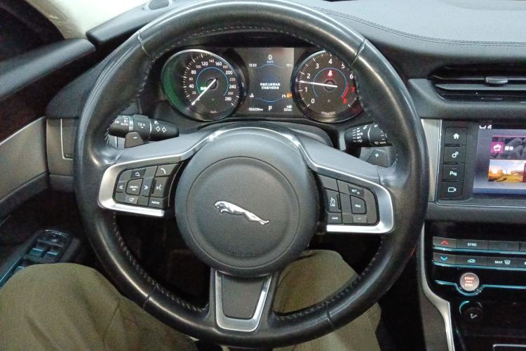 Used Jaguar XFL 2018 XFL 2.0T 200PS Elite Edition Steering Wheel