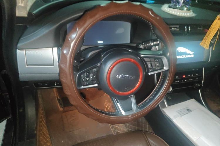 Used Jaguar XFL 2018 XFL 2.0T 250 PS Luxury Edition Steering Wheel