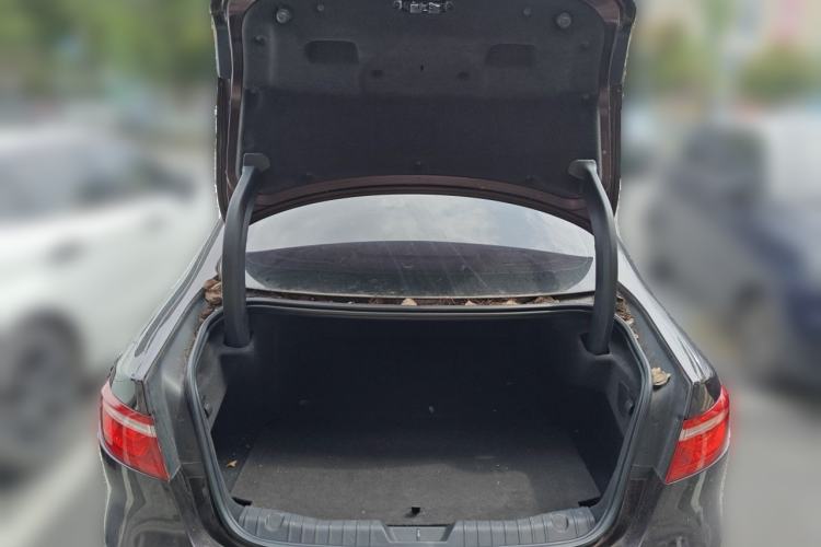 Used Jaguar XFL 2018 XFL 2.0T 250 PS Luxury Edition Trunk