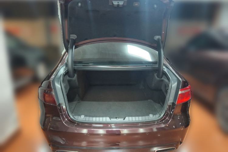 Used Jaguar XFL 2018 XFL 2.0T 250 PS Premium Edition Trunk