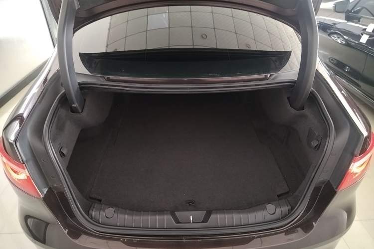 Used Jaguar XFL 2018 XFL 2.0T 200PS Elite Edition Trunk