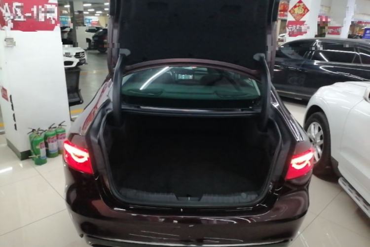 Used Jaguar XFL 2018 XFL 2.0T 250 PS Luxury Edition Trunk