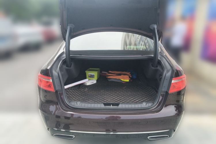 Used Jaguar XFL 2018 XFL 2.0T 200PS Luxury Edition Trunk