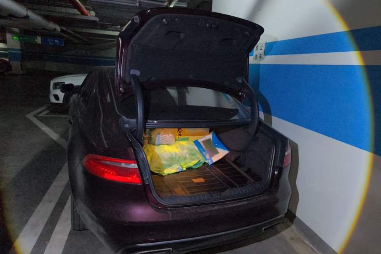 Used Jaguar XFL 2018 XFL 2.0T 250 PS Luxury Edition Trunk
