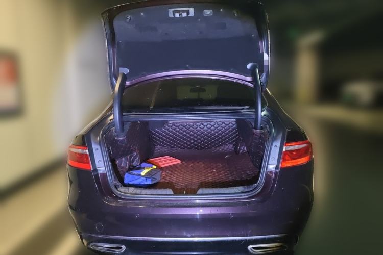 Used Jaguar XFL 2018 XFL 3.0 SC 340 PS Luxury Edition Trunk