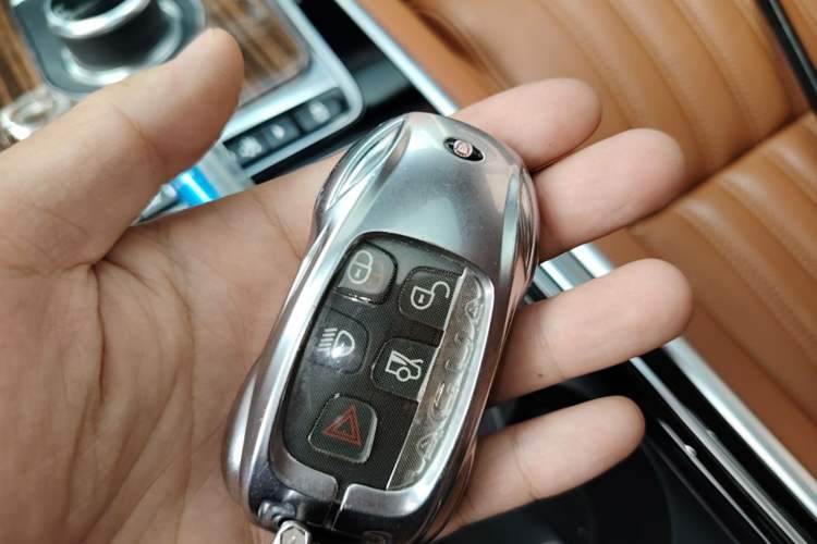 Used Jaguar XFL 2018 XFL 3.0 SC 340 PS Luxury Edition Vehicle Key