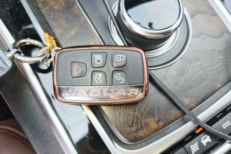 Used Jaguar XFL 2018 XFL 2.0T 250 PS Premium Edition Vehicle Key