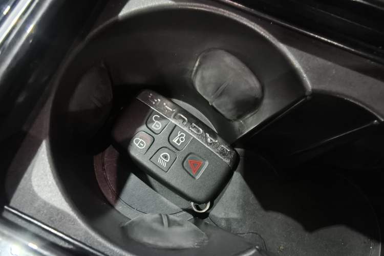 Used Jaguar XFL 2018 XFL 2.0T 250 PS Premium Edition Vehicle Key