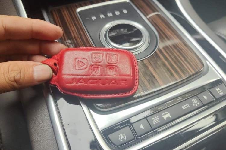Used Jaguar XFL 2018 XFL 3.0 SC 340 PS Luxury Edition Vehicle Key