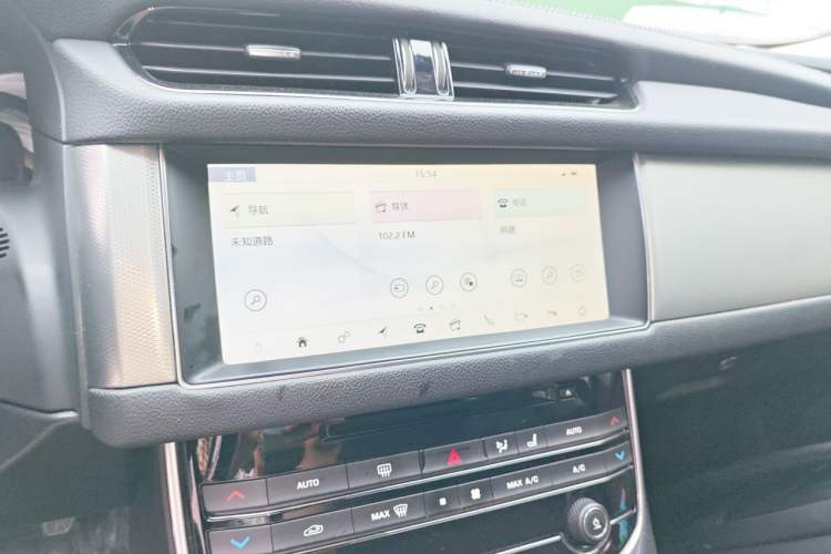 Used Jaguar XFL 2018 XFL 2.0T 250 PS Luxury Edition Audio And AC Panel