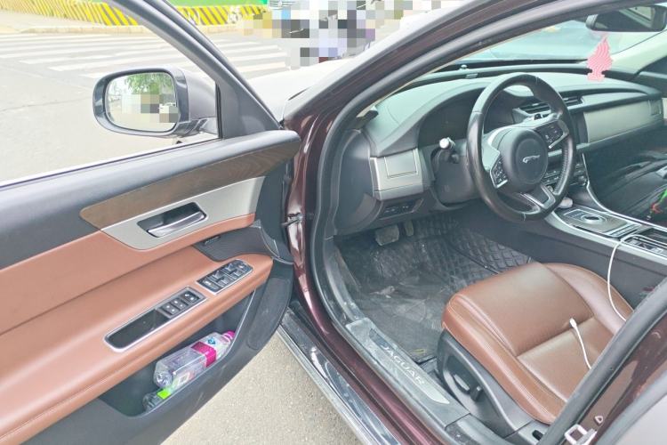 Used Jaguar XFL 2018 XFL 2.0T 250 PS Luxury Edition Driver Seat