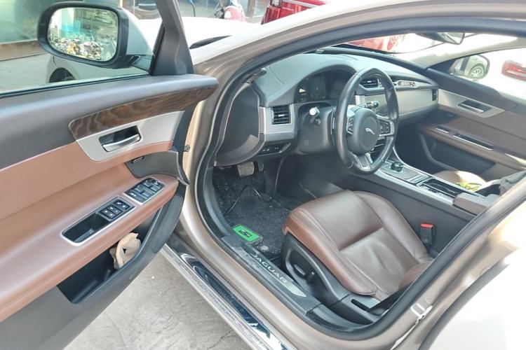 Used Jaguar XFL 2018 XFL 2.0T 250 PS Luxury Edition Driver Seat