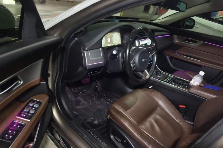 Used Jaguar XFL 2018 XFL 2.0T 250 PS Luxury Edition Driver Seat