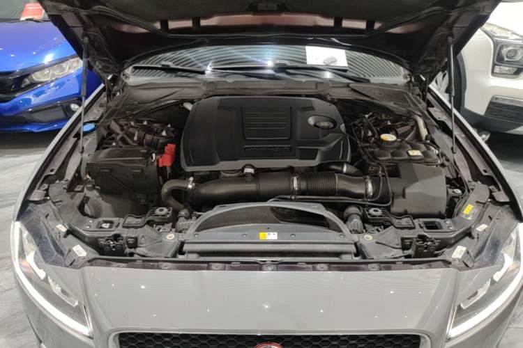 Used Jaguar XFL 2018 XFL 2.0T 200PS Elite Edition Engine Bay