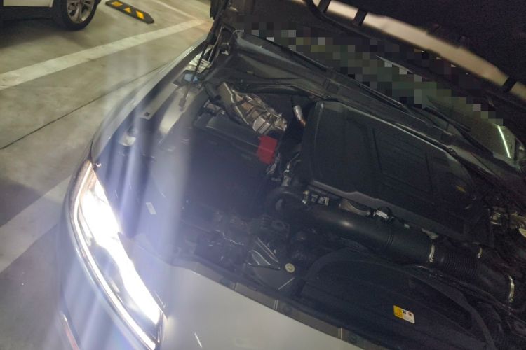 Used Jaguar XFL 2018 XFL 2.0T 250 PS Luxury Edition Engine Bay Right