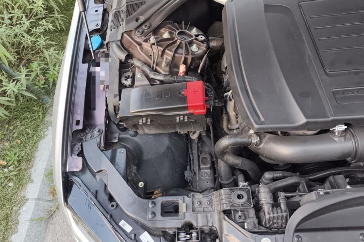 Used Jaguar XFL 2018 XFL 2.0T 250 PS Luxury Edition Engine Bay Right