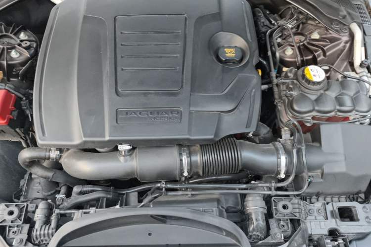 Used Jaguar XFL 2018 XFL 2.0T 250 PS Luxury Edition Engine Bay