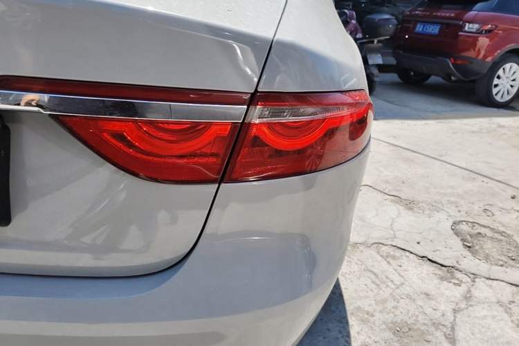Used Jaguar XFL 2018 XFL 2.0T 250 PS Luxury Edition Exterior 3