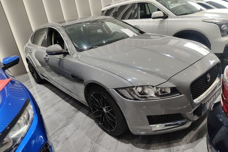 Used Jaguar XFL 2018 XFL 2.0T 200PS Elite Edition Front Right 45 Deg