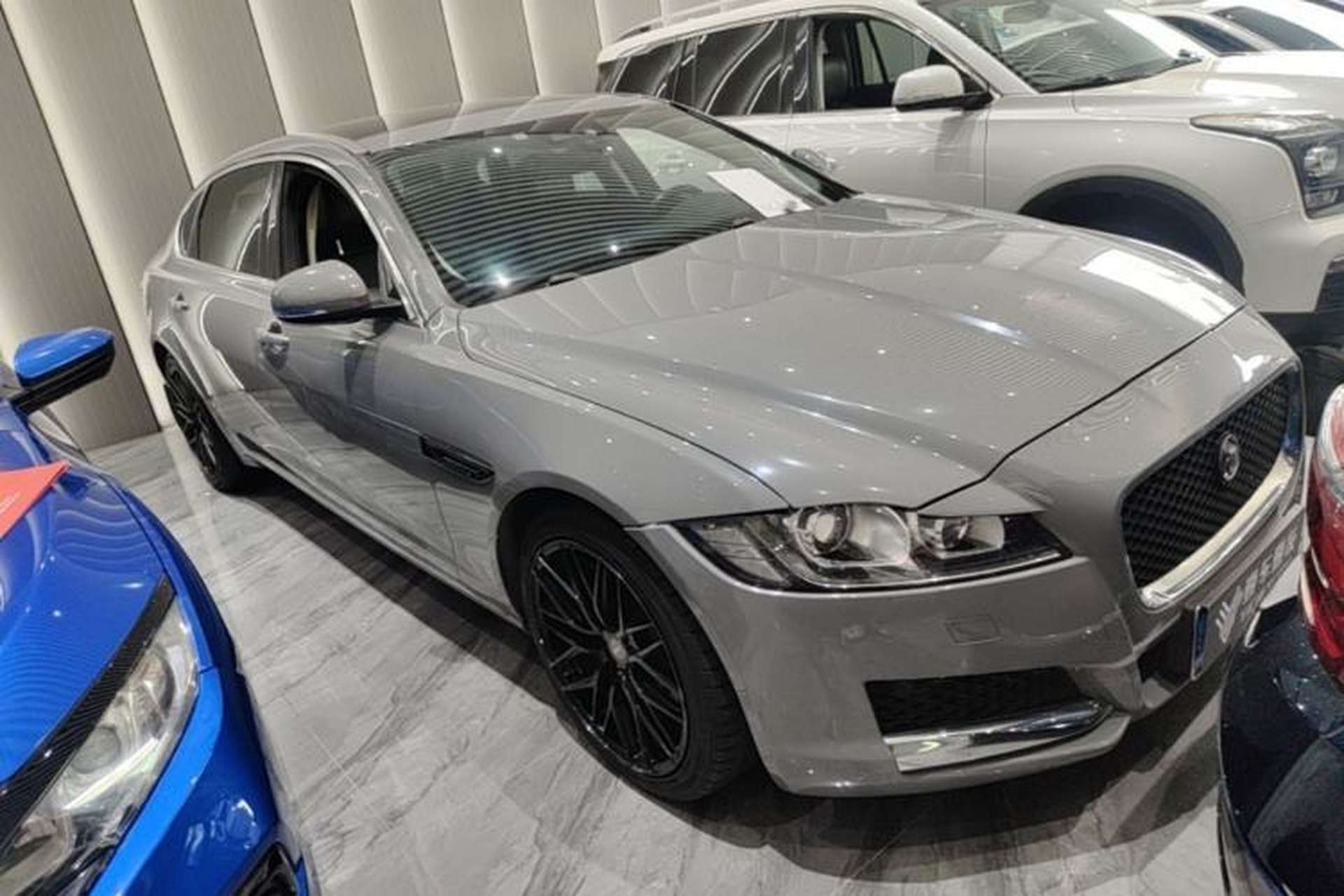 Used Jaguar XFL 2018 XFL 2.0T 200PS Elite Edition Front Right 45 Deg