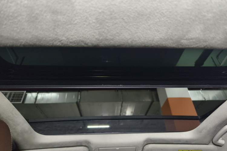 Used Jaguar XFL 2018 XFL 2.0T 250 PS Luxury Edition Headliner