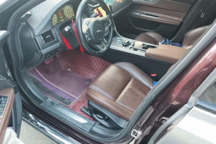 Used Jaguar XFL 2018 XFL 2.0T 250 PS Luxury Edition Left Front Seat